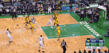 斯洛特两度弃用萨拉赫收奇效，利物浦四场不败迎欧冠胜利（斯洛特两次雪藏萨拉赫见成效，利物浦四战不败迎来欧冠胜利）