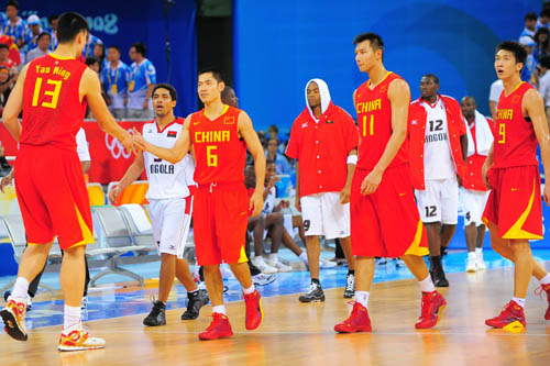 弗朗切斯科·托蒂两分钟的精彩表现， 多么不可思议的球员！（两分钟尽显传奇，弗朗切斯科·托蒂的不可思议表演）