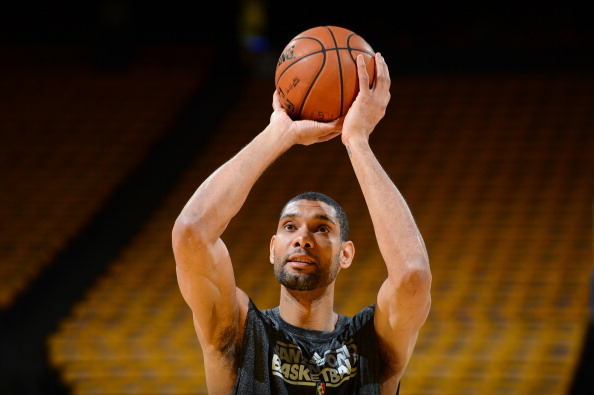 上港队客场对阵柔佛，面临阵容不整、实力不足的挑战，目标为平局。（上港客战柔佛：阵容不整、实力处下风，以保平为先）