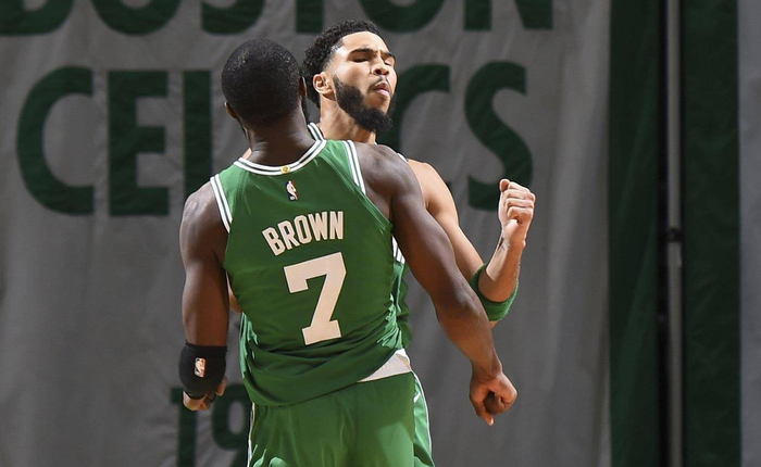 篮球篮网主力中锋脚踝扭伤，伤势待评估（篮网首发中锋脚踝扭伤，伤情待进一步评估）