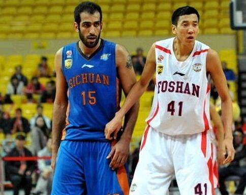 阿奇姆彭迎来中超第200场里程碑，此前199场贡献68球21助（阿奇姆彭中超200场达成：此前199战贡献68球21次助攻）