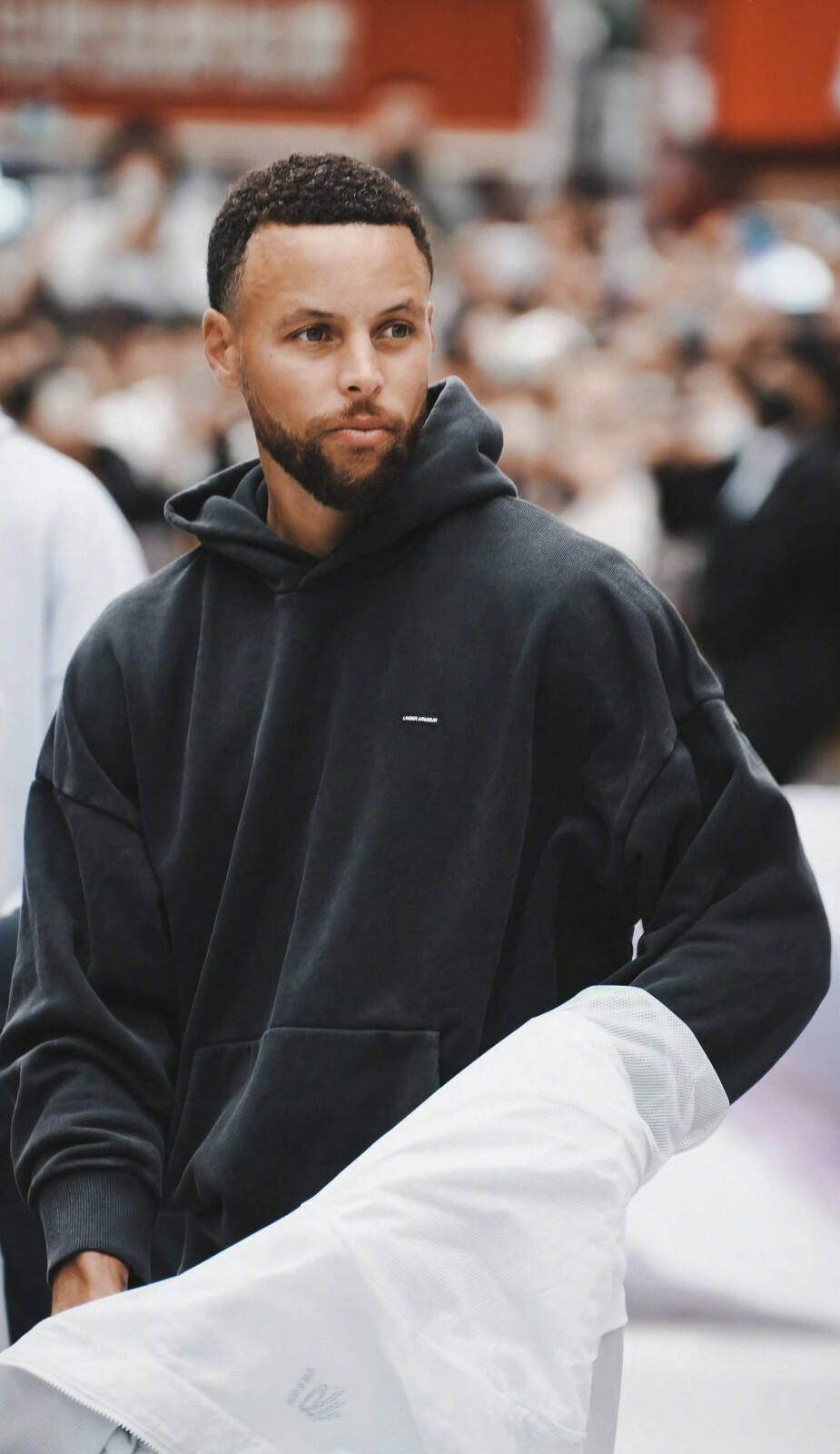 NBA：湖人加时不敌掘金 詹姆斯空砍准三双（湖人加时憾负掘金 詹姆斯准三双难救主）