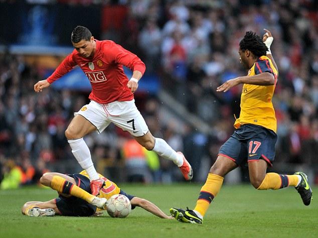 八村塁：看到浓眉身穿蓝色球衣而不是黄色，我还是会感觉奇怪（八村塁：浓眉穿蓝衣而非黄衣时，我依然觉得不习惯）