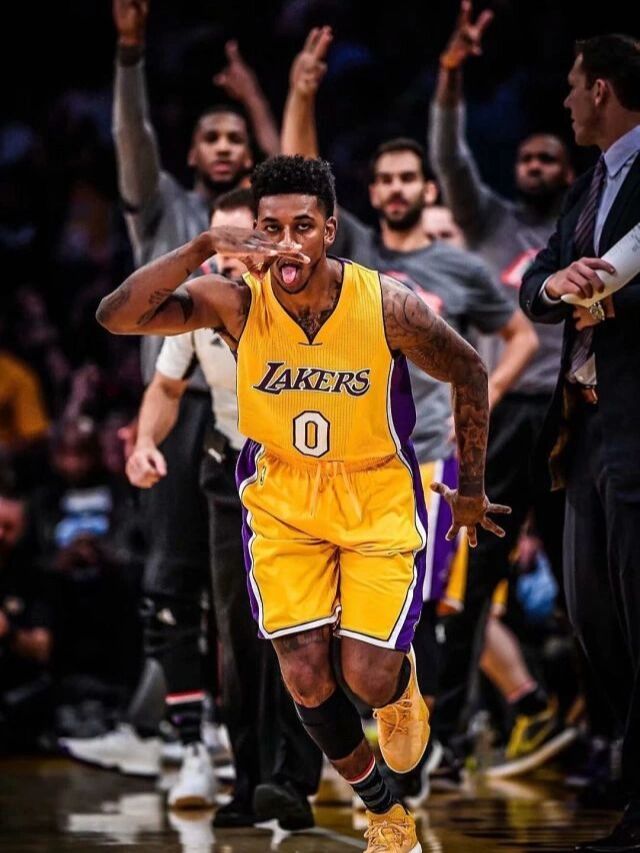 温哥华白浪公布下赛季阵容：已行使合同选项，与穆勒续约一年（温哥华白浪官宣新赛季名单：执行合同选项，穆勒续约一年）